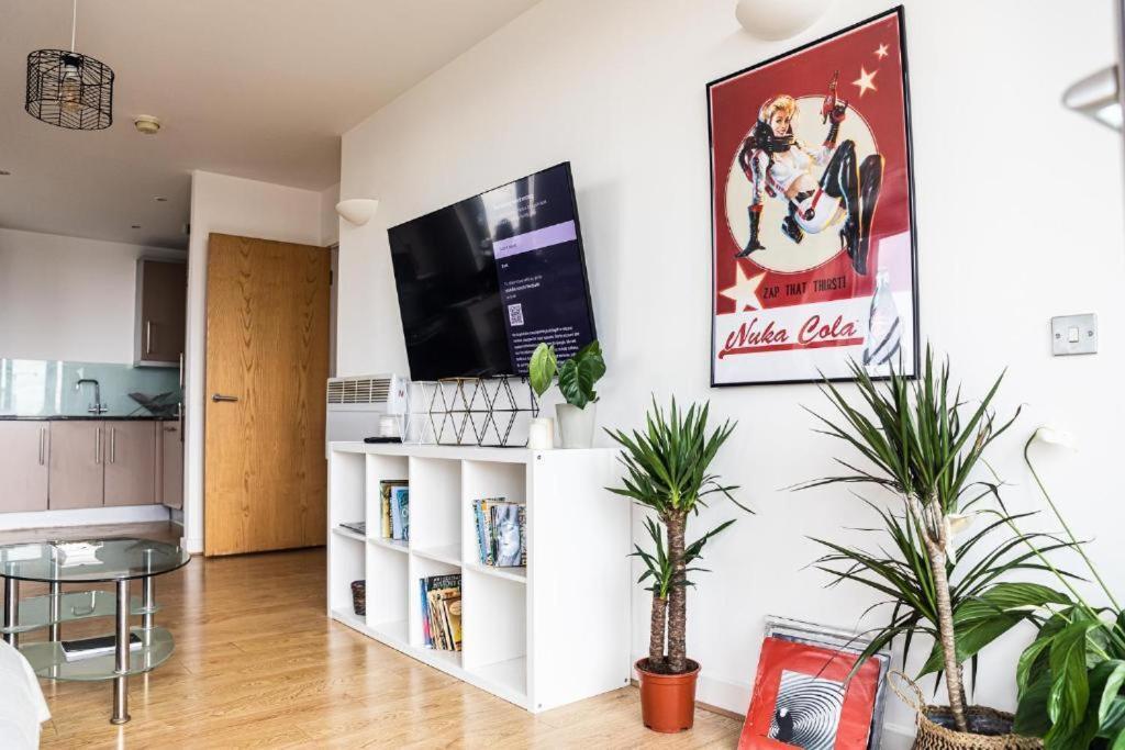 Whitechapel Two Bedroom Luxury Apartment - Free Private Parking - City Views London Exterior photo