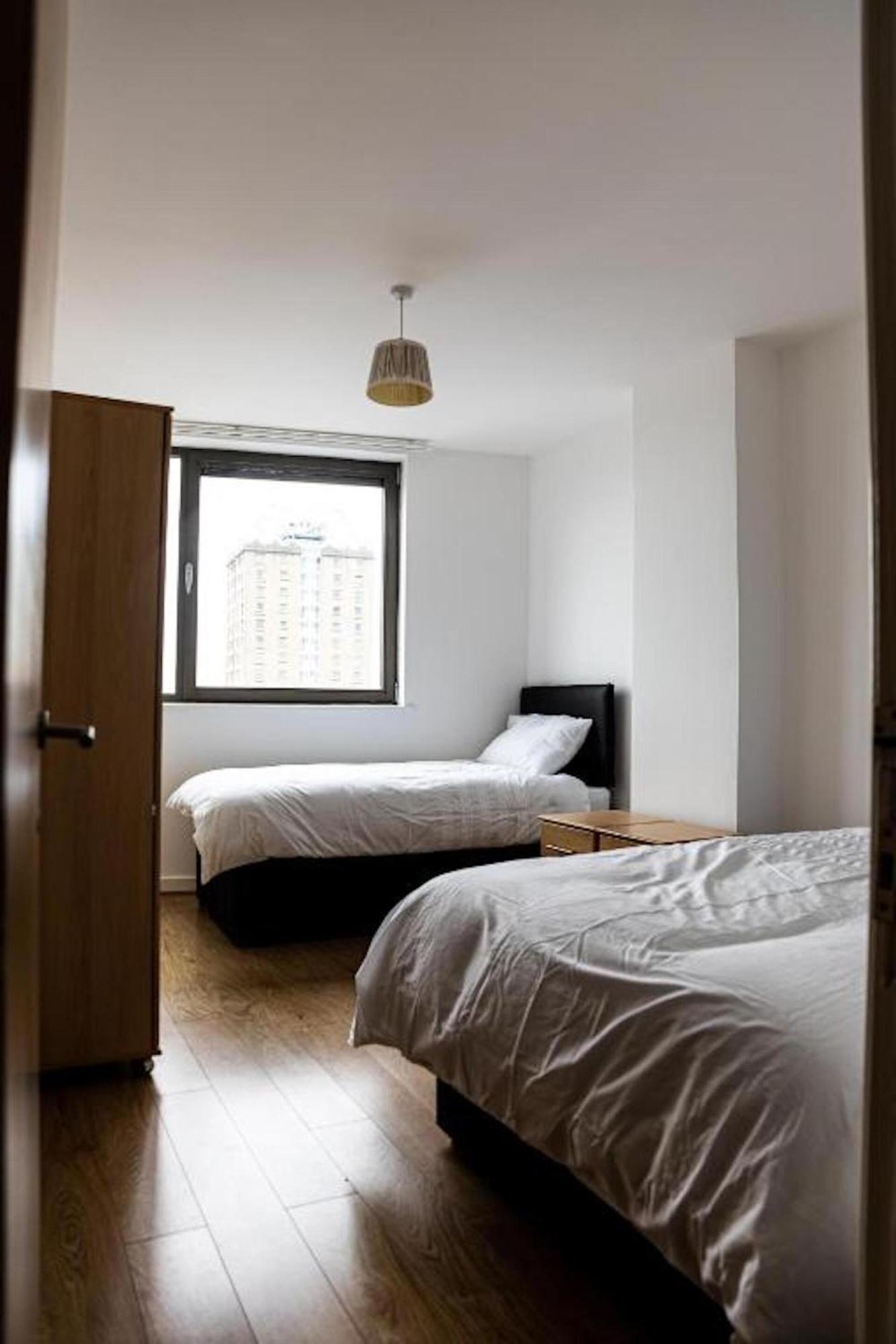 Whitechapel Two Bedroom Luxury Apartment - Free Private Parking - City Views London Exterior photo